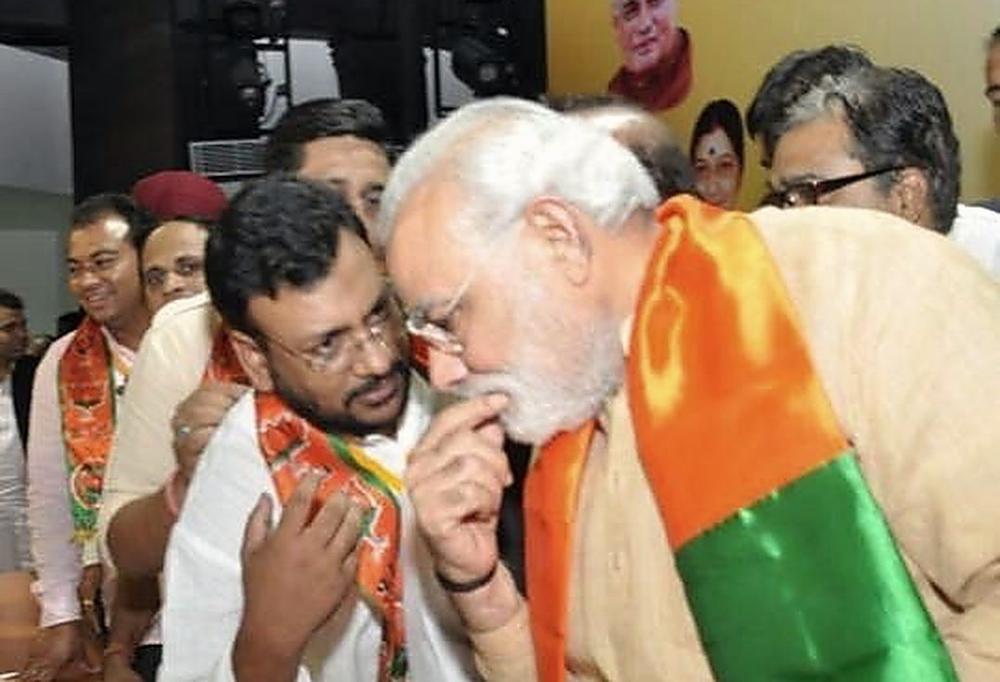 Shadab Shams in conversation with Prime Minister Narendra Modi at a party session